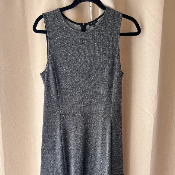 Theory dress size 10 - Very comfy! - Picture 1 of 2